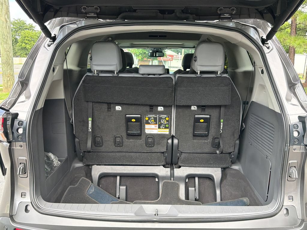 Used 2023 Toyota Sienna XLE AWD/4WD image 6