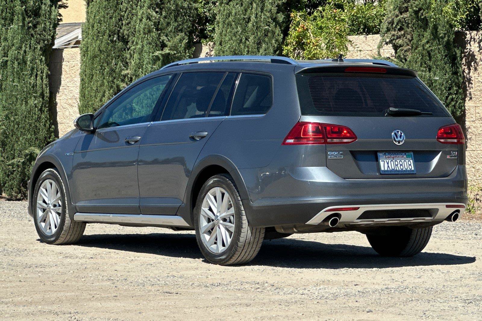 Used 2017 Volkswagen Golf Alltrack AWD/4WD image 5