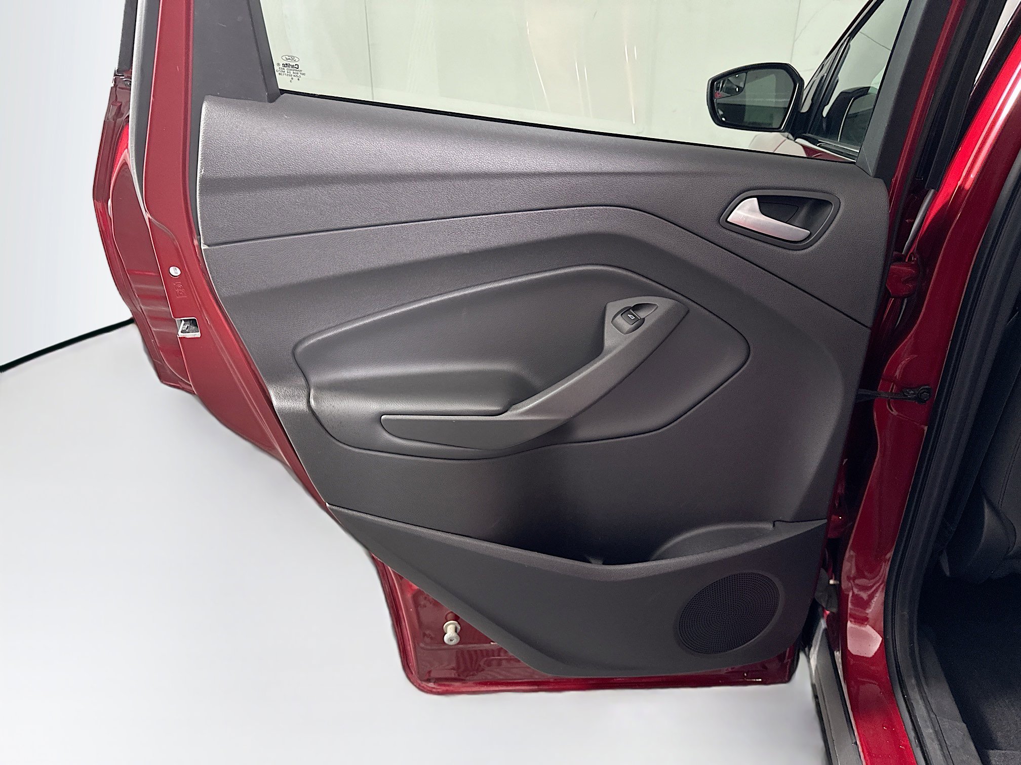 Used 2018 Ford Escape SE w/ SE Sync 3 Package image 24