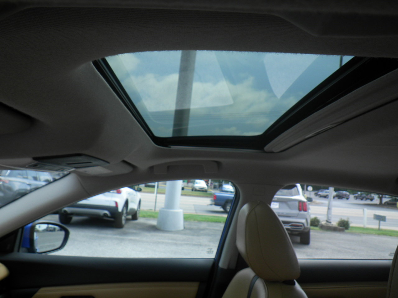 Used 2021 Nissan Sentra SV w/ SV Premium Package image 22