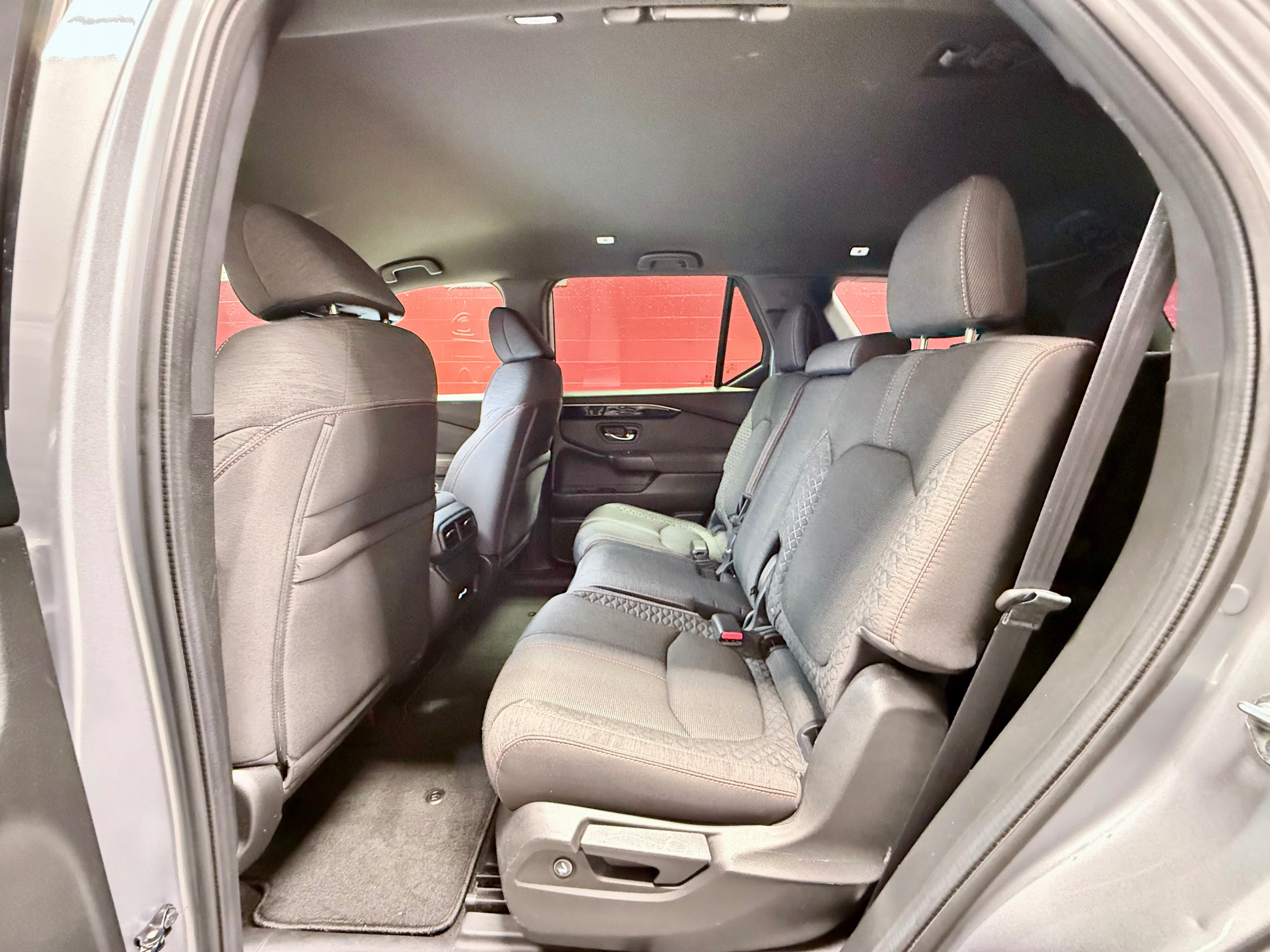 Used 2023 Honda Pilot Sport image 33