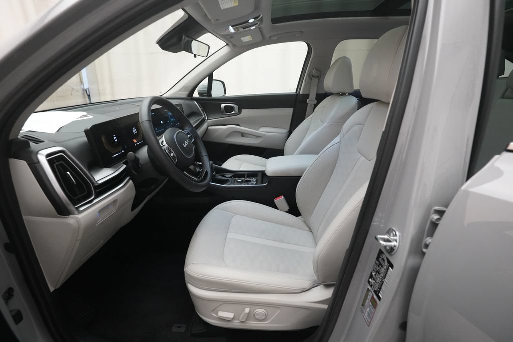 Used 2024 Kia Sorento S w/ Panoramic Sunroof Package AWD/4WD image 7