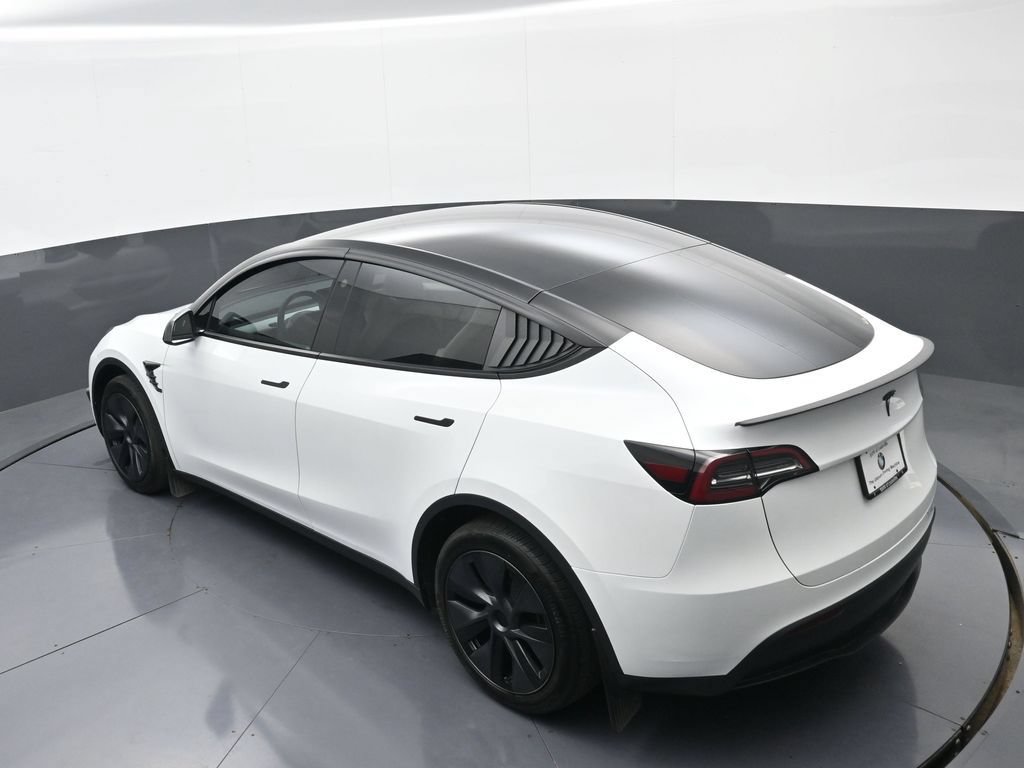 Used 2025 Tesla Model Y Long Range RWD image 34
