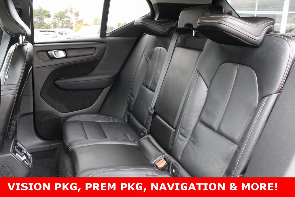 Used 2019 Volvo XC40 T5 Momentum image 24