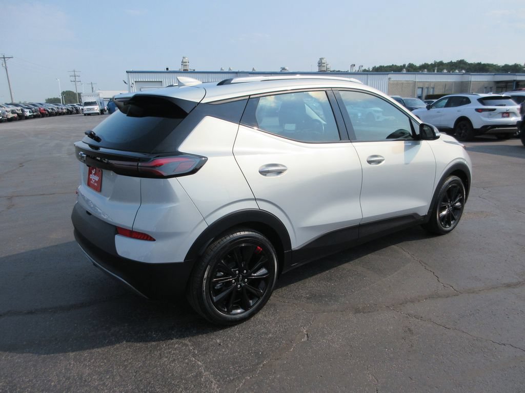 Certified 2023 Chevrolet Bolt EUV LT w/ Convenience Package FWD image 6