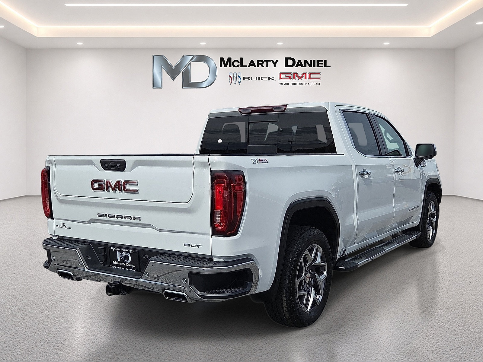 Certified 2024 GMC Sierra 1500 SLT w/ SLT Premium Plus Package AWD/4WD image 14