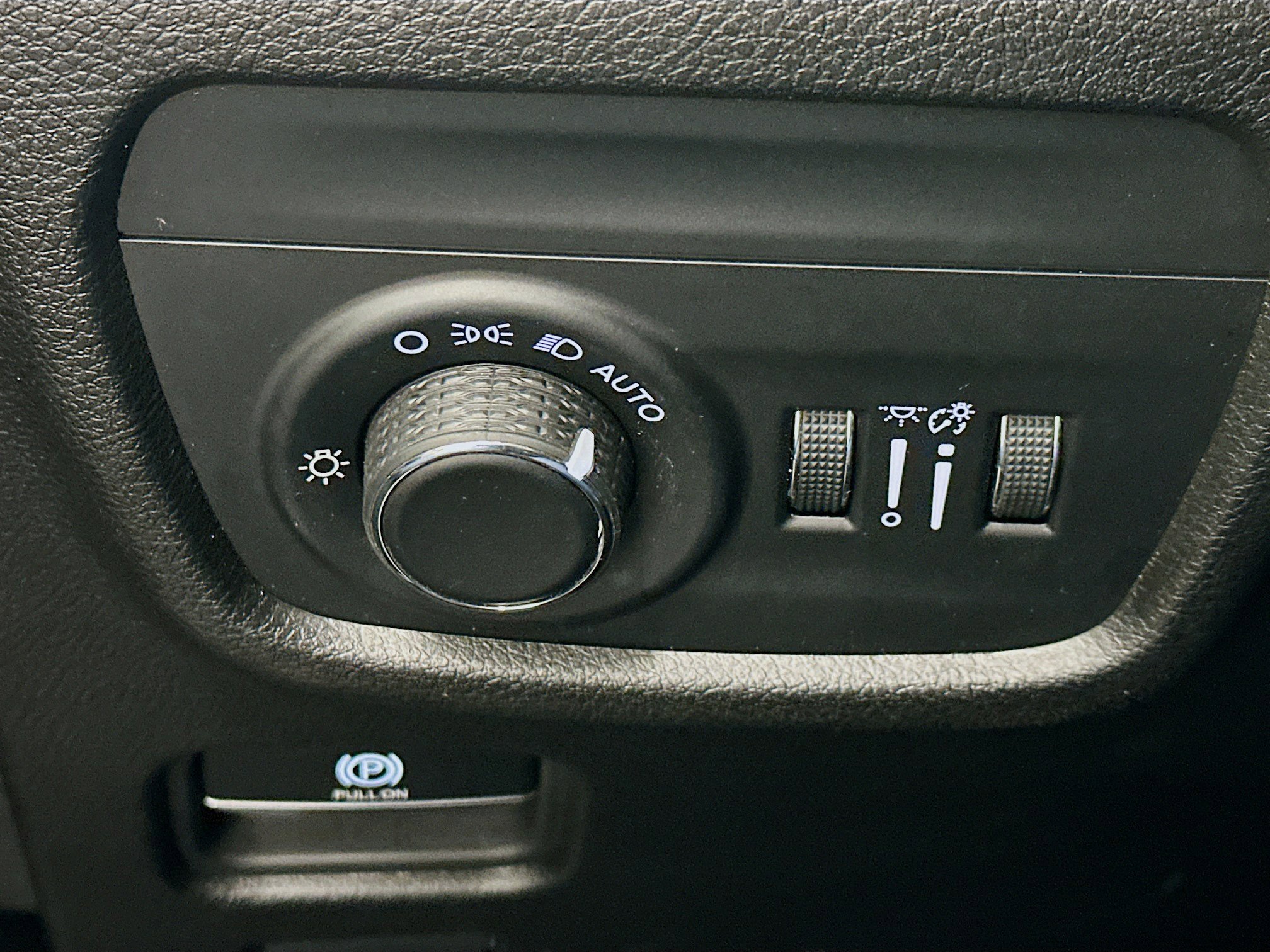 Used 2023 Jeep Grand Cherokee L Laredo image 17