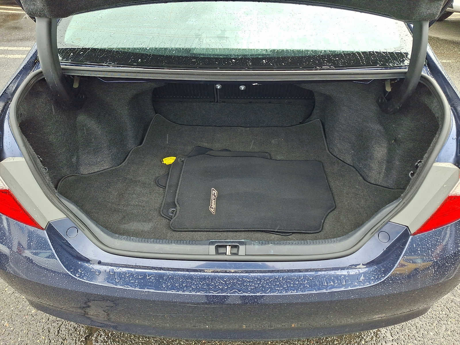 Used 2015 Toyota Camry XLE w/ Moonroof Package FWD image 29