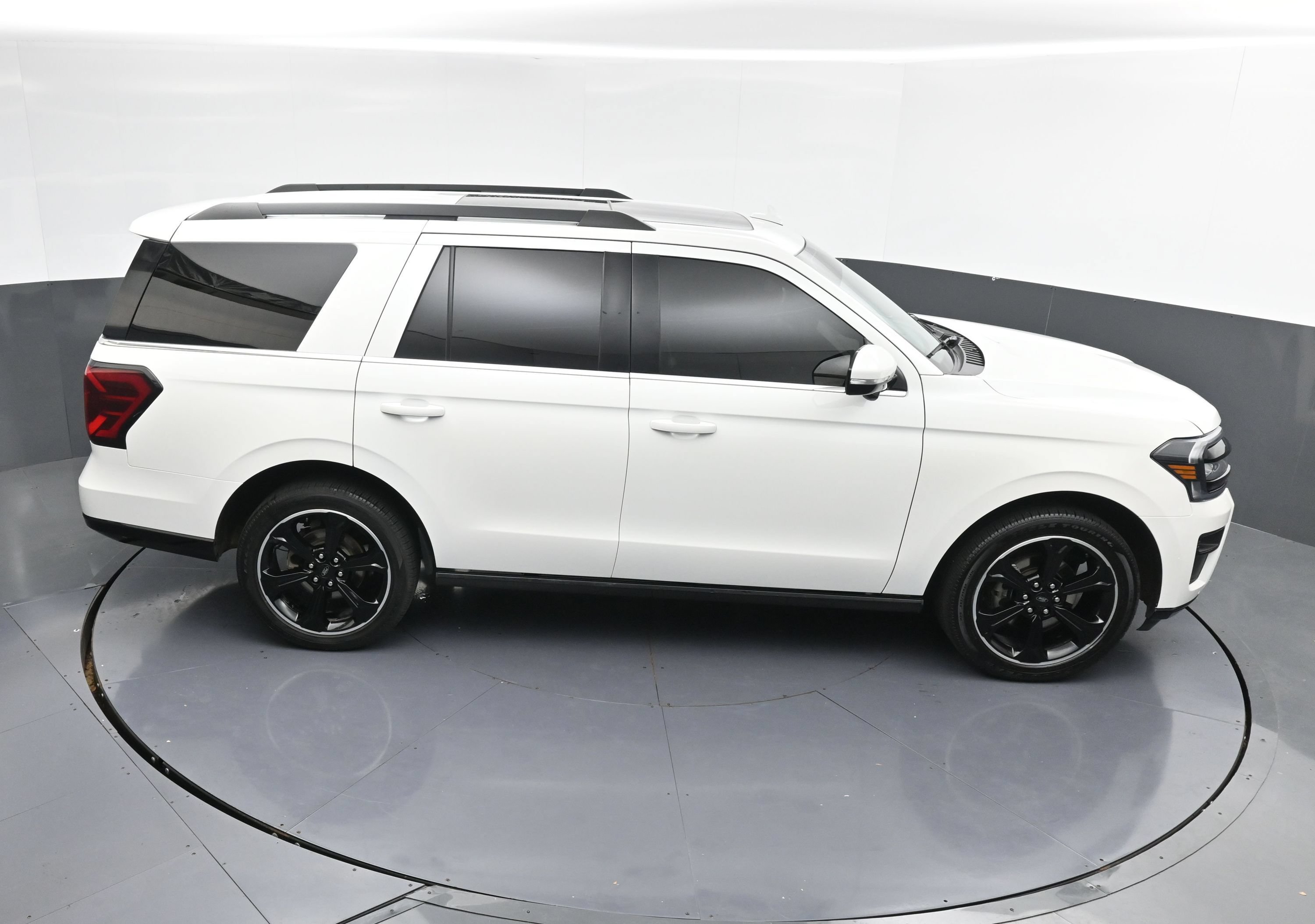 Used 2023 Ford Expedition Limited RWD image 41