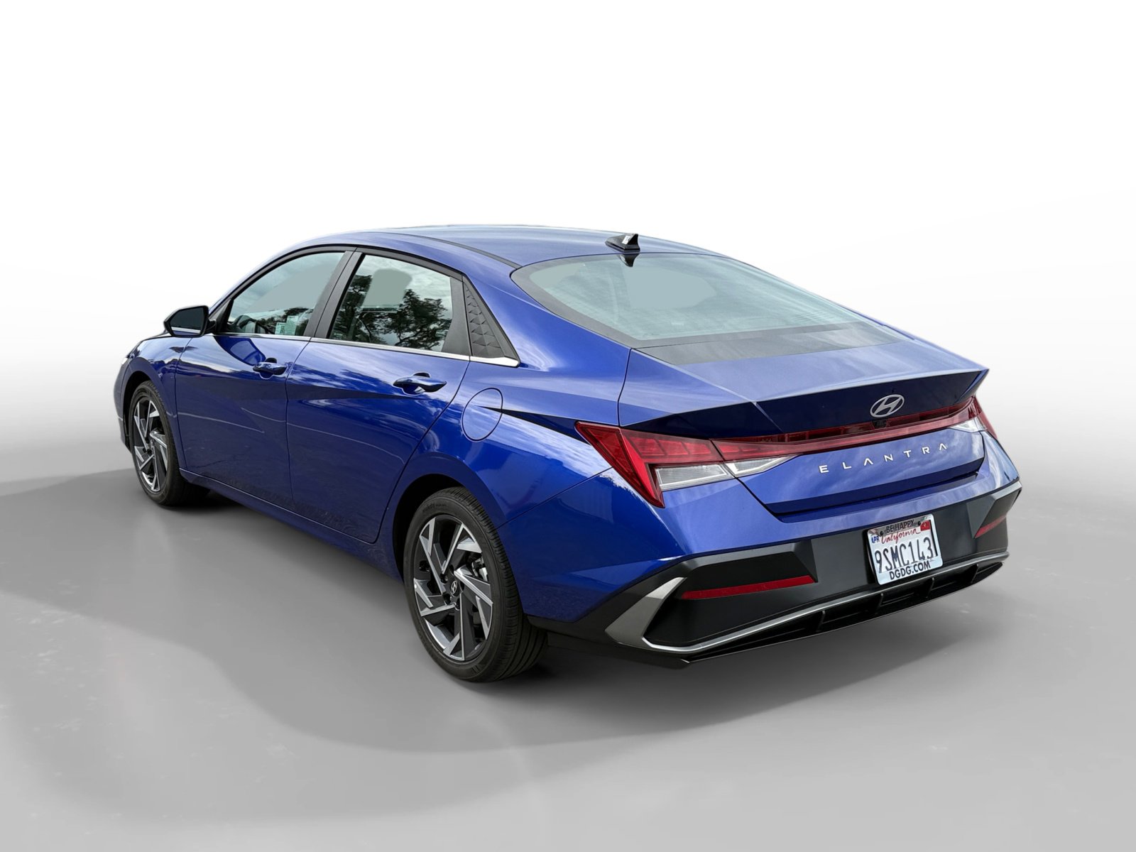 Certified 2025 Hyundai Elantra SEL w/ Cargo Package image 3