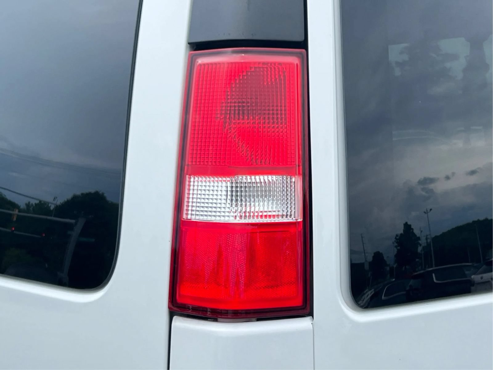 Used 2022 Chevrolet Express 3500 LS RWD image 31