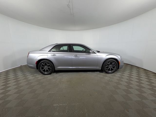 Used 2017 Chrysler 300 S AWD/4WD image 31