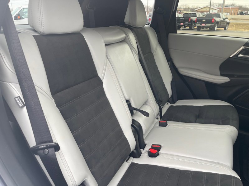 Used 2025 Mitsubishi Outlander SE AWD/4WD image 14