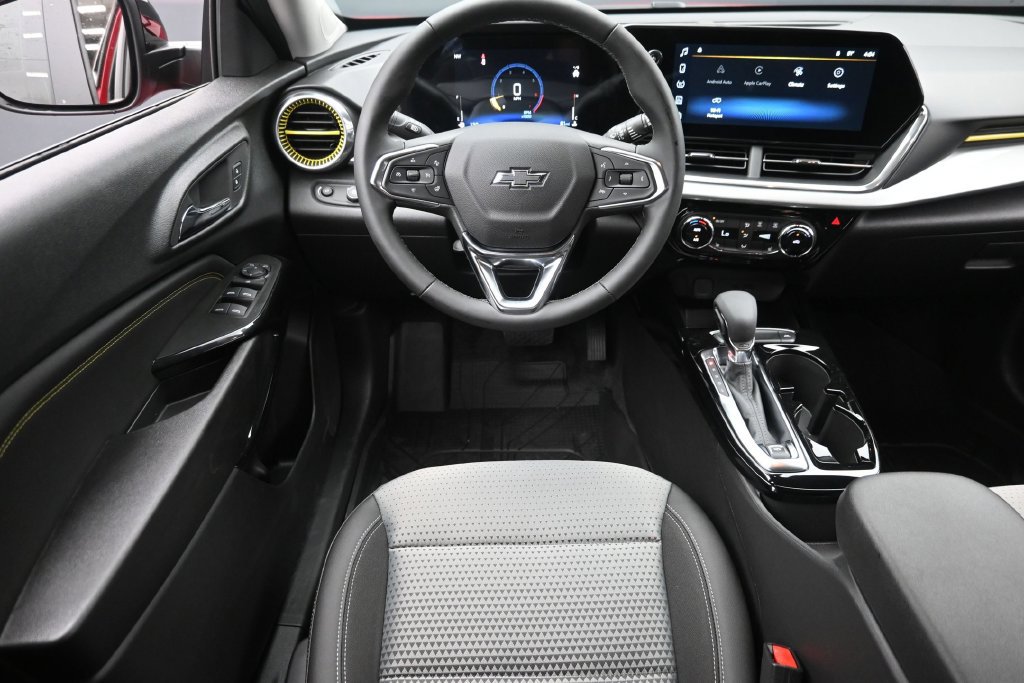 New 2026 Chevrolet Trax LT w/ Driver Confidence Package FWD image 14