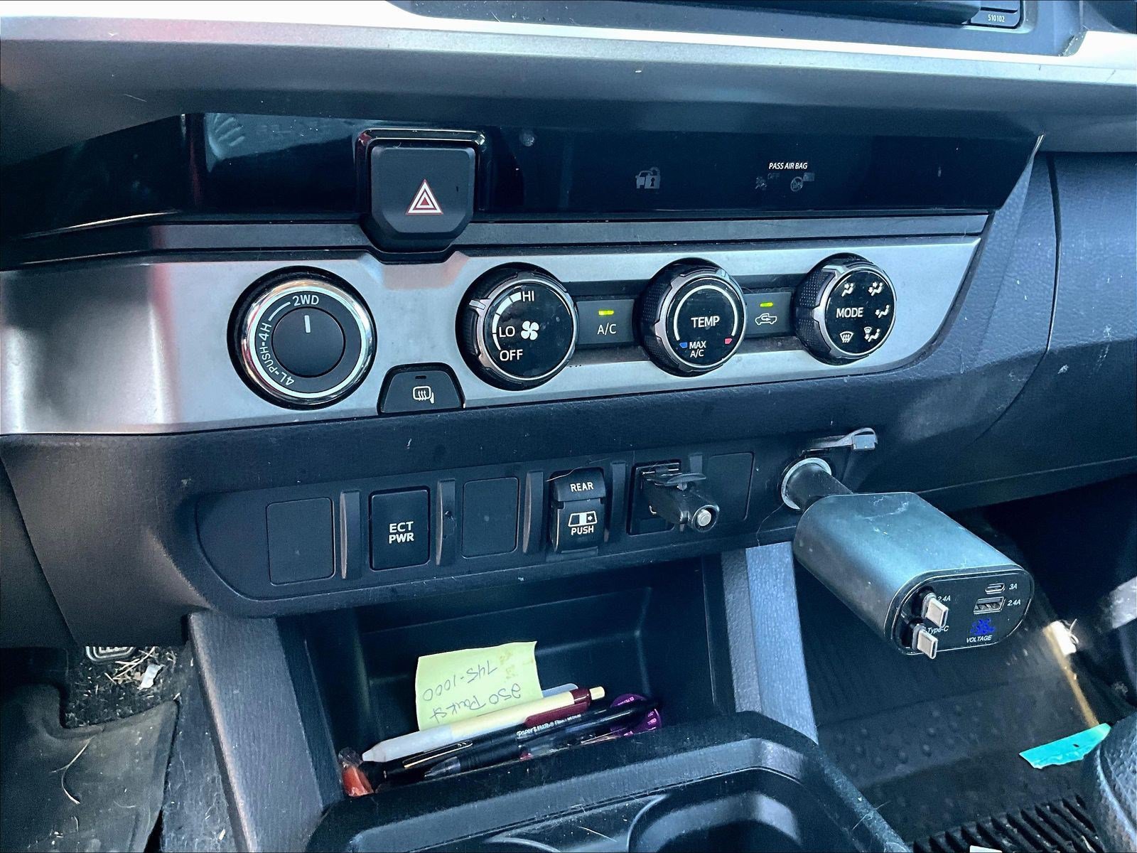 Used 2018 Toyota Tacoma SR5 AWD/4WD image 14