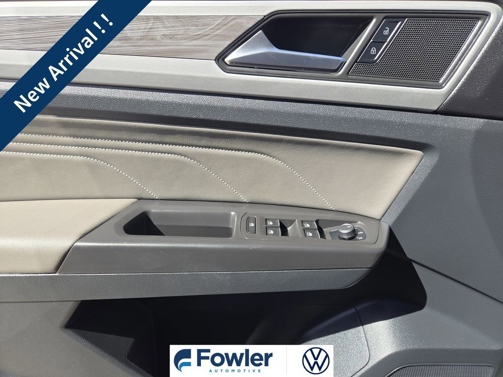 Used 2022 Volkswagen Atlas Cross Sport SE image 25