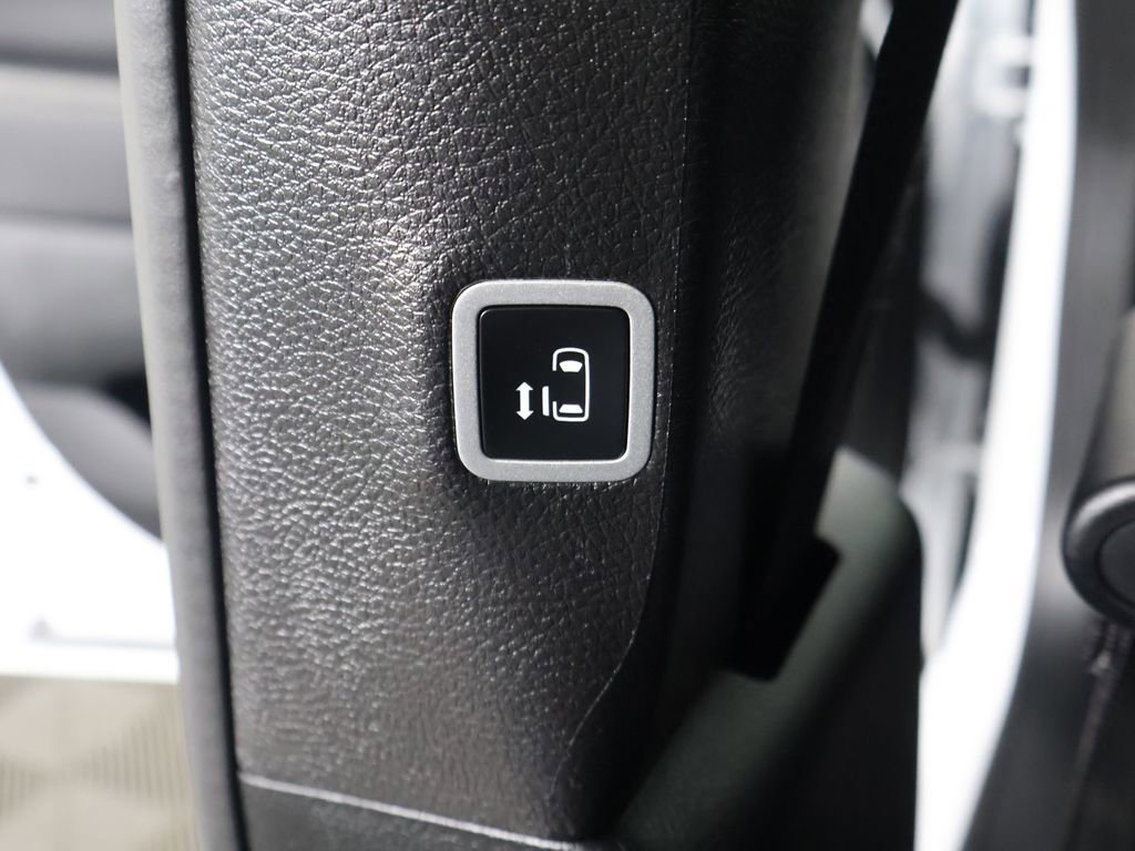 Used 2025 Chrysler Pacifica Select FWD image 25