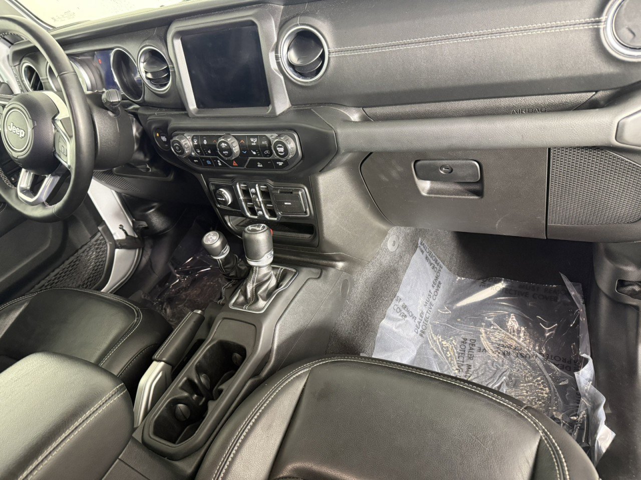 Used 2023 Jeep Wrangler Sahara w/ Cold Weather Group image 11