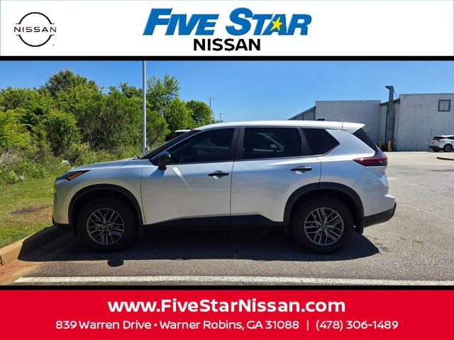 Used 2024 Nissan Rogue S image 4