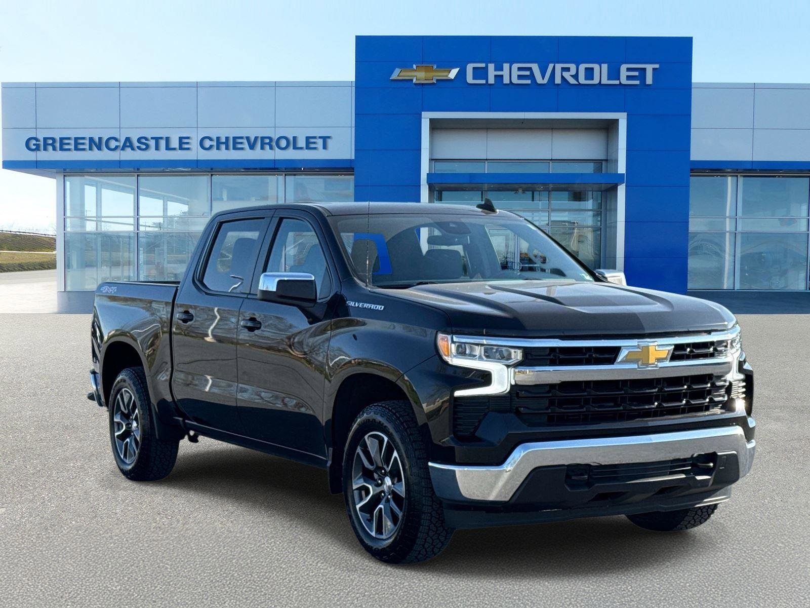 Used 2022 Chevrolet Silverado 1500 LT AWD/4WD image 1