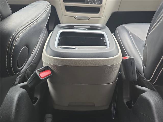 Used 2023 Chrysler Pacifica Touring-L FWD image 17