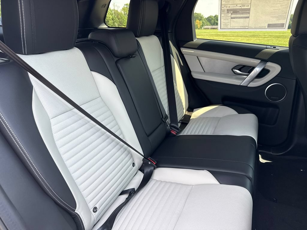 New 2026 Land Rover Discovery Sport Landmark AWD/4WD image 18
