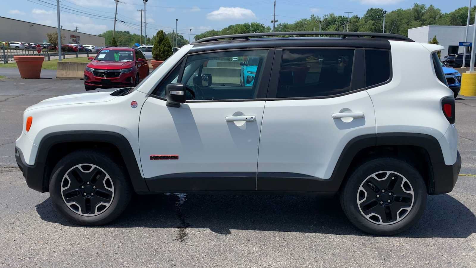 Used 2016 Jeep Renegade Trailhawk w/ Cold Weather Group AWD/4WD image 5