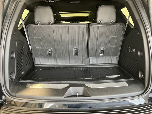 Used 2023 GMC Yukon Denali w/ Advanced Technology Package image 16