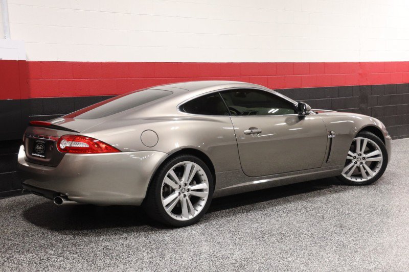 Used 2010 Jaguar XK Coupe RWD image 8
