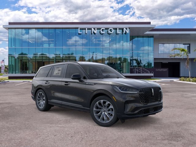 New 2026 Lincoln Aviator 2WD w/ Jet Appearance Package image 7