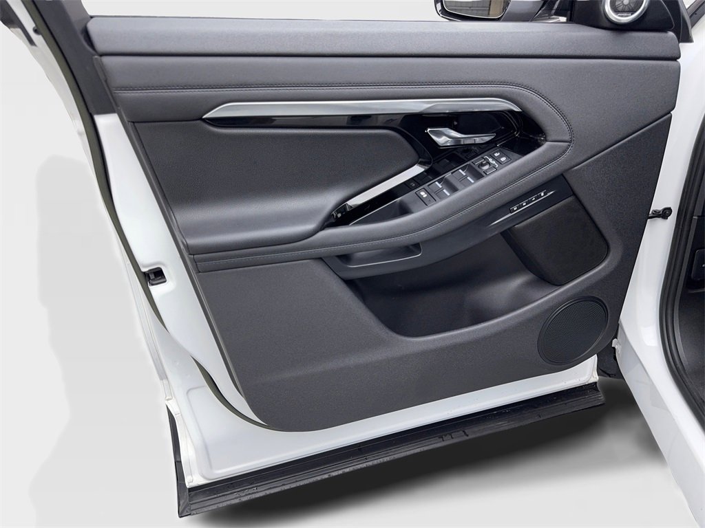 Used 2023 Land Rover Range Rover Evoque SE image 31