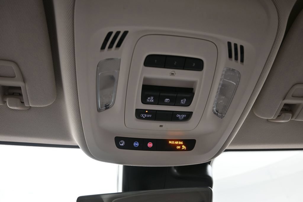 Used 2023 Buick Envision Avenir AWD/4WD image 29