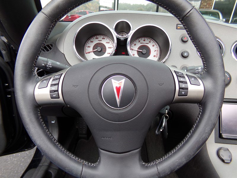 Used 2007 Pontiac Solstice Convertible w/ Premium Package image 52