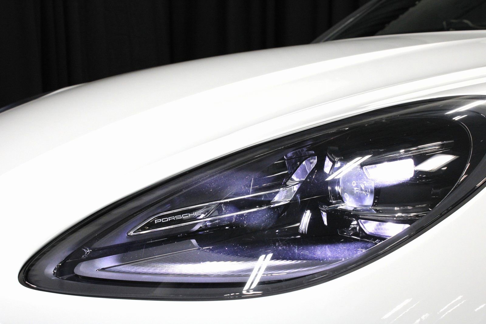 Certified 2025 Porsche Macan image 15