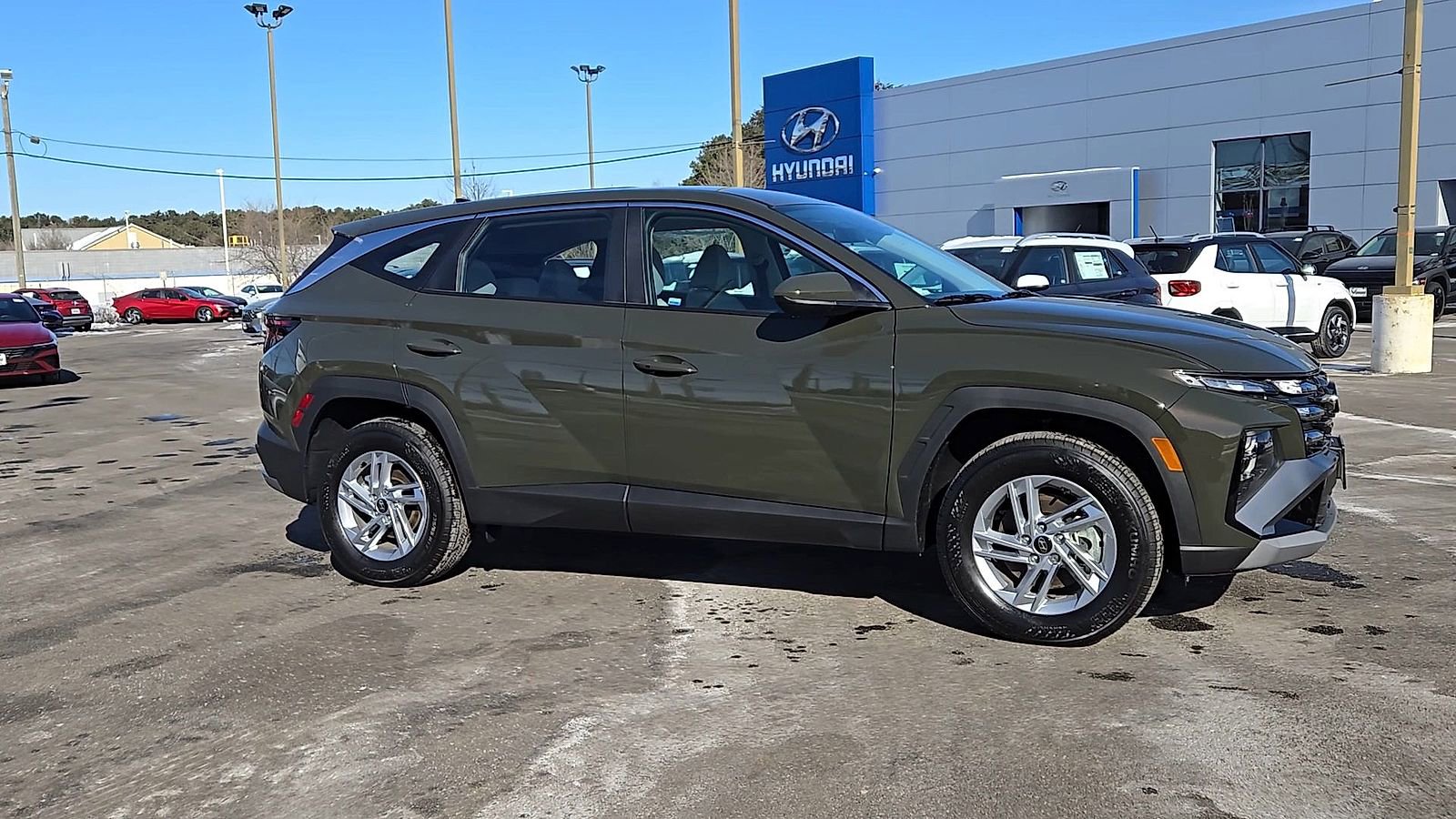 Used 2025 Hyundai Tucson SE AWD/4WD image 2