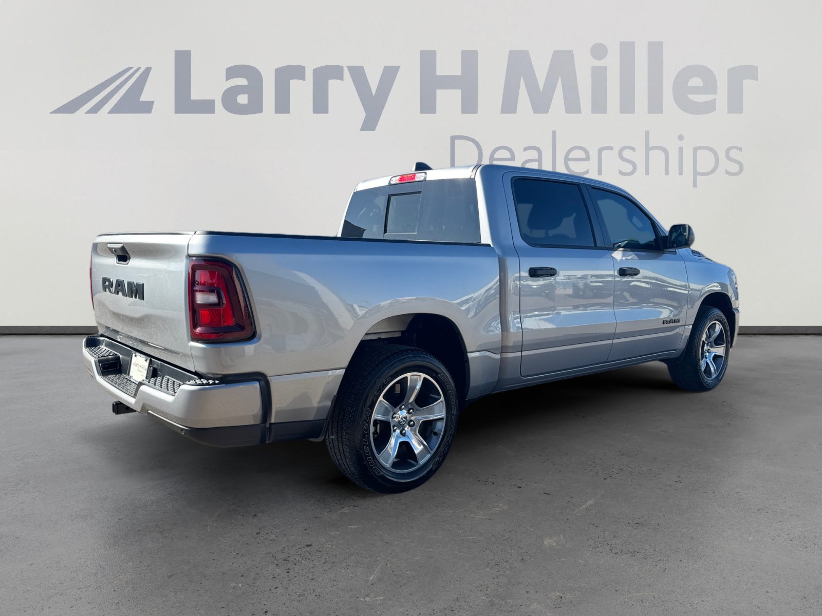 Used 2025 RAM 1500 Tradesman RWD image 5
