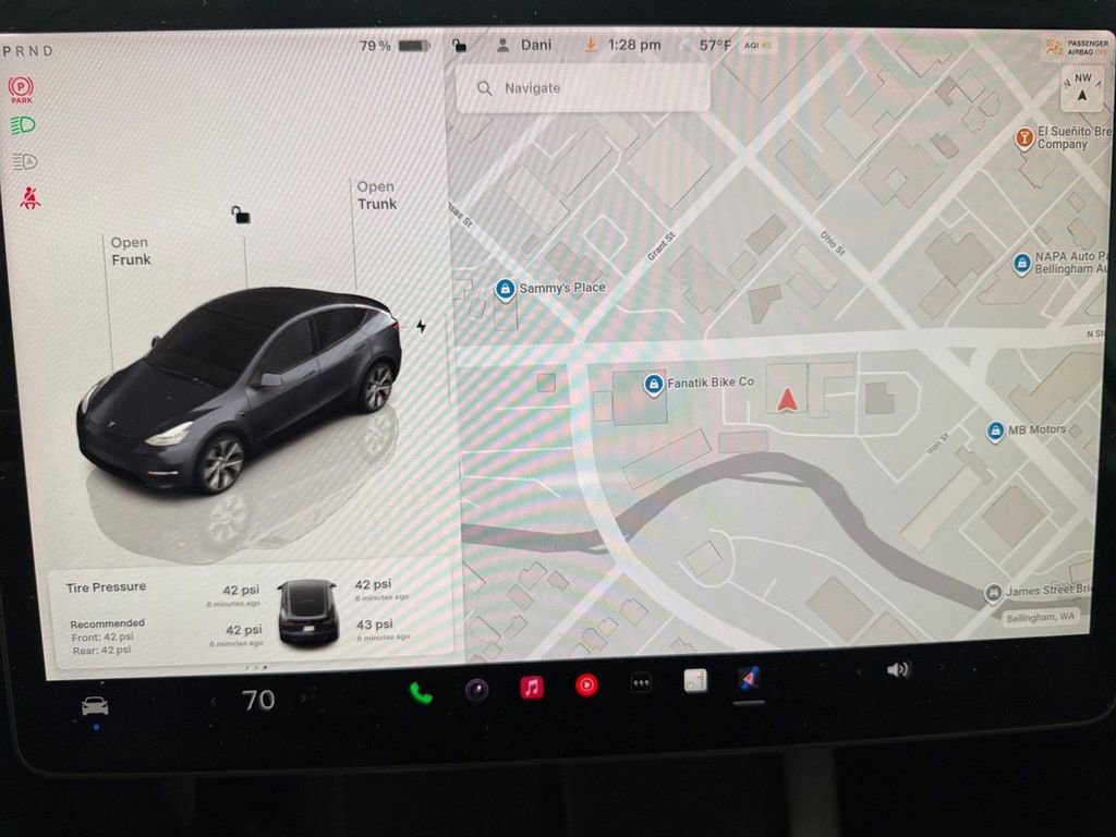Used 2022 Tesla Model Y Long Range image 46