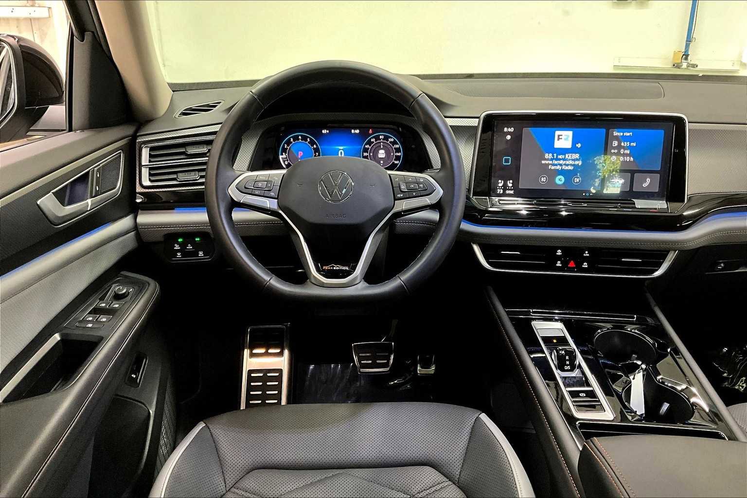 Used 2025 Volkswagen Atlas Peak Edition SE image 8