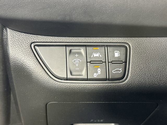 Used 2021 Genesis G70 2.0T Sport image 19