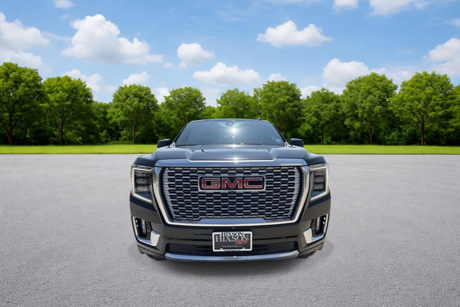 Used 2021 GMC Yukon Denali w/ Denali Ultimate Package image 2