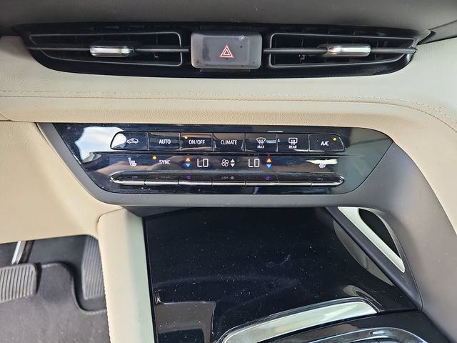 Used 2023 Buick Envision Preferred FWD image 27