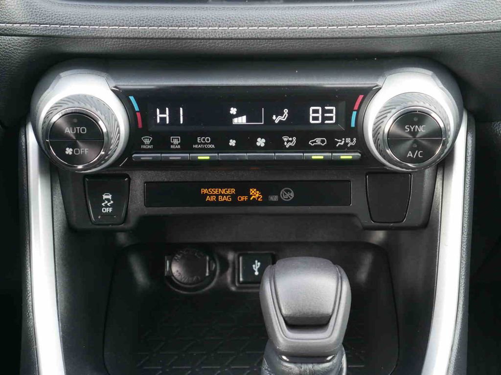 Used 2021 Toyota RAV4 XLE image 8