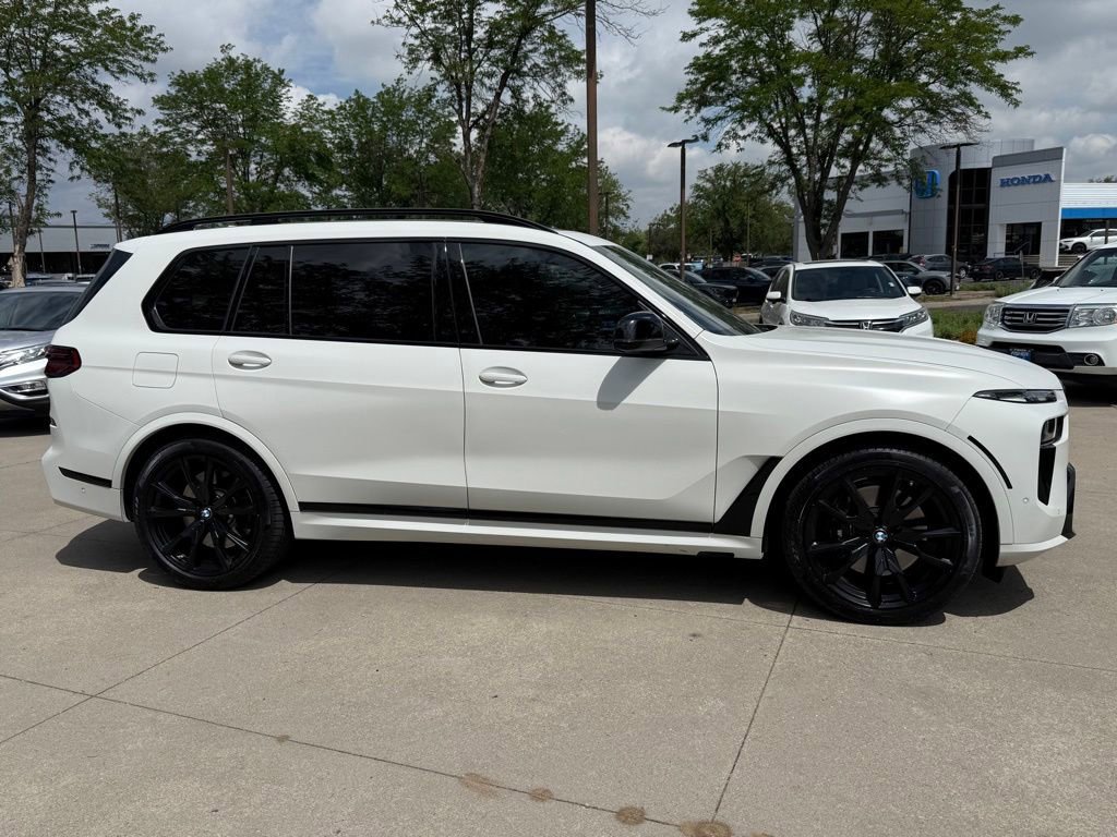Used 2024 BMW X7 M60i w/ Executive Package AWD/4WD image 3