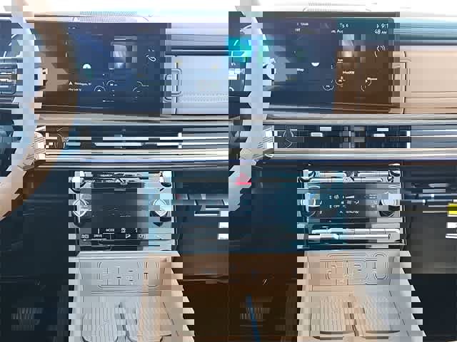 Used 2024 Hyundai Santa Fe Limited image 31