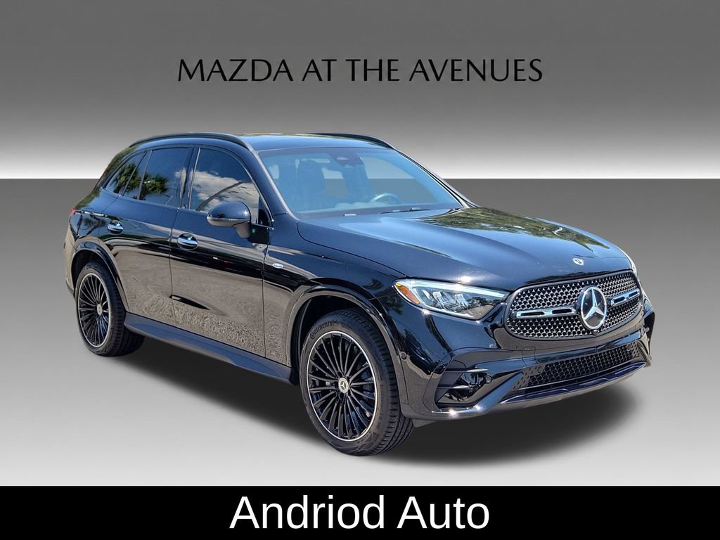 Used 2025 Mercedes-Benz GLC 350e 4MATIC image 3
