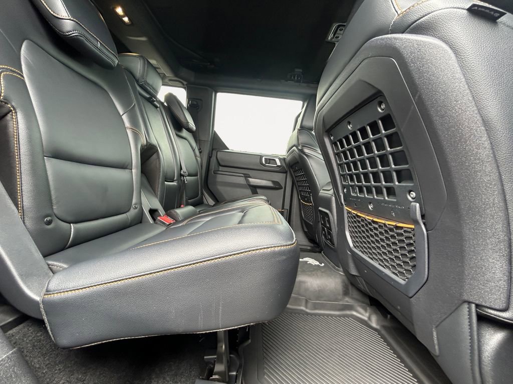 Used 2024 Ford Bronco Badlands image 11
