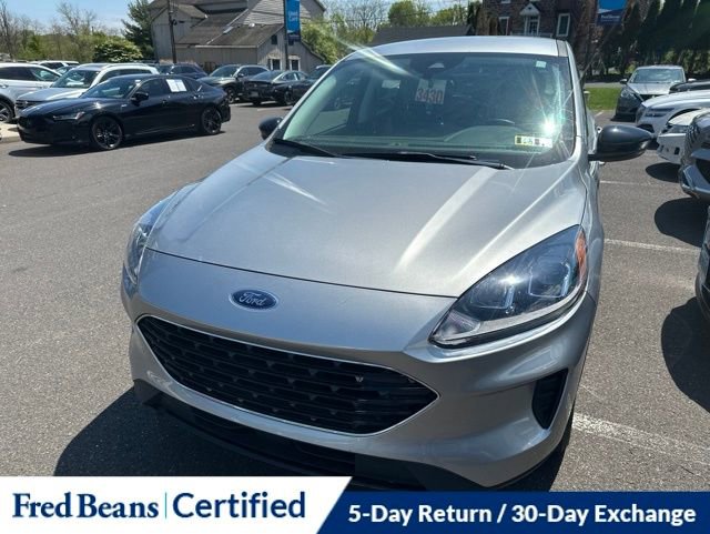 Used 2022 Ford Escape SE w/ SE Sport Appearance Package