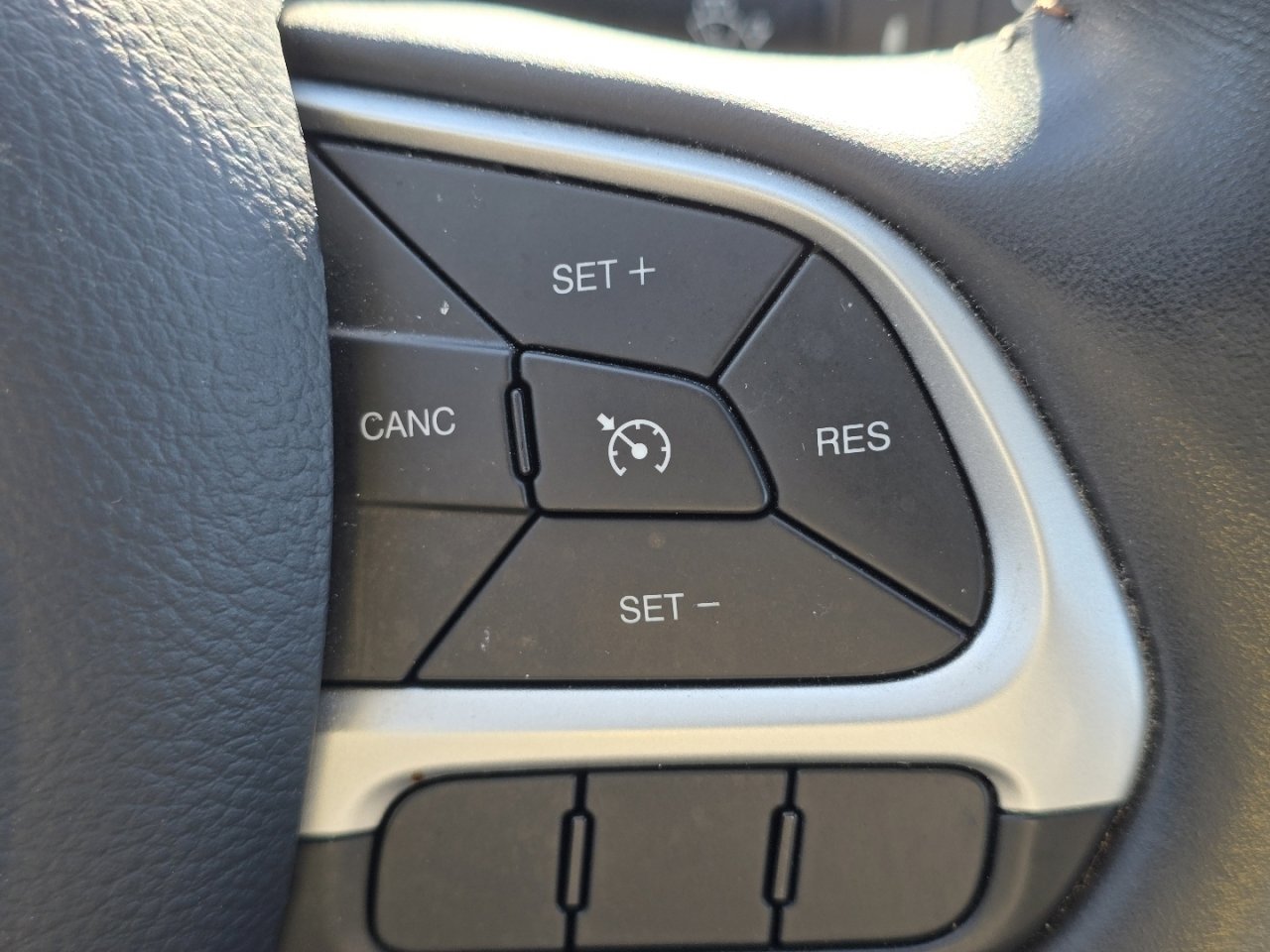 Used 2020 Jeep Compass Latitude image 30