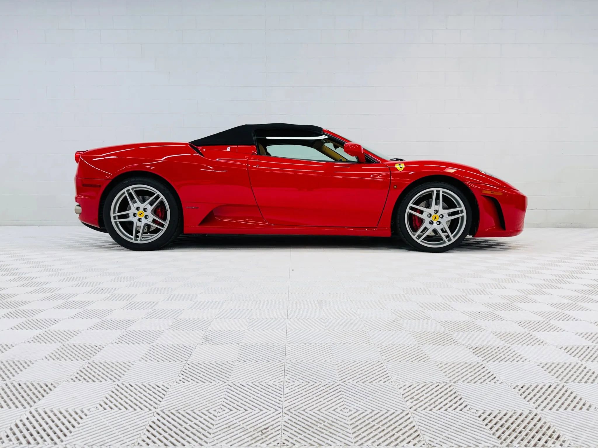 Used 2007 Ferrari F430 Spider image 2