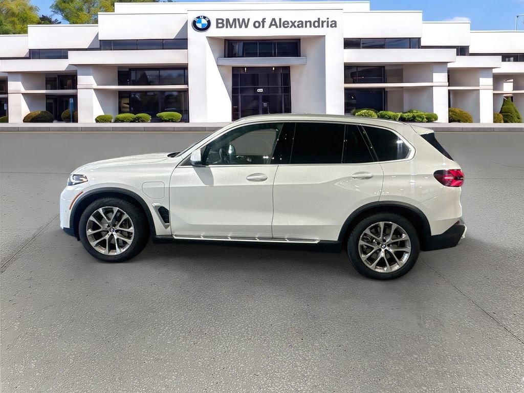 Used 2026 BMW X5 xDrive50e w/ Executive Package AWD/4WD image 8
